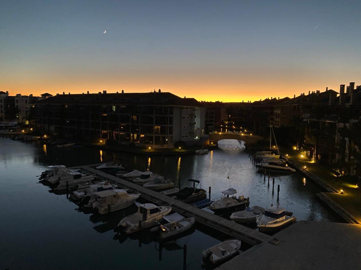 Apartamento Con Terraza Sobre La Marina De Sotogrande São Roque Exterior foto